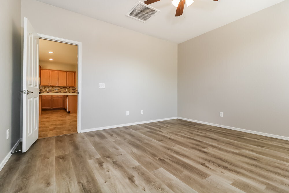 Building Photo - 17932 W Vogel Ave