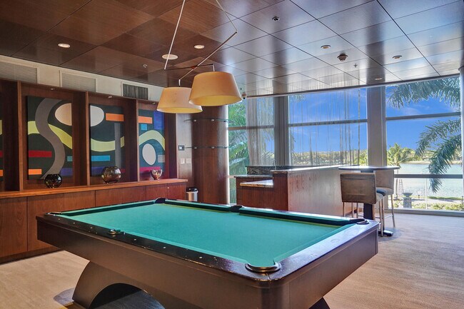 Building Photo - 2641 N Flamingo Rd