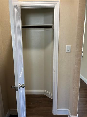 Building Photo - 8 Pleasant Valley