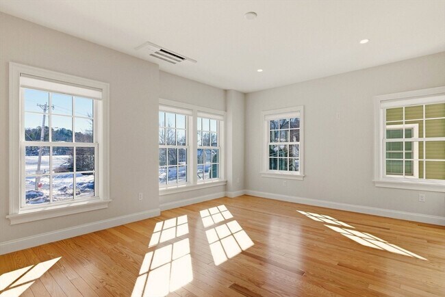 Building Photo - 13 1/2 Merrimac St