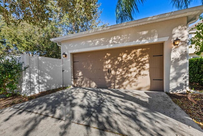 Building Photo - Corner Lot- Close to Disney- Four Bedroom Home for Rent