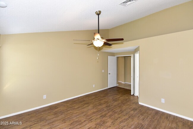 Building Photo - 3653 W Saragosa St