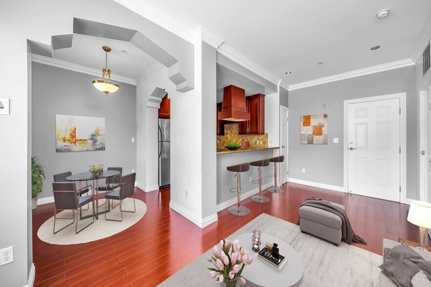 Building Photo - 1236 N Flores St