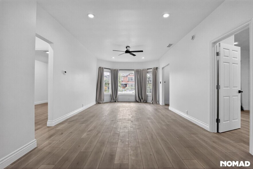 Building Photo - 2941 S La Salle Ave