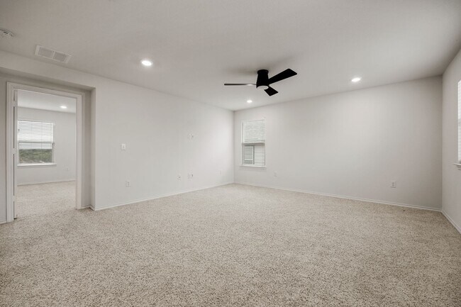 Building Photo - Beautiful 3BR Home with Open Floor Plan, Covered Patio & Private Fenced Yard in South Austin