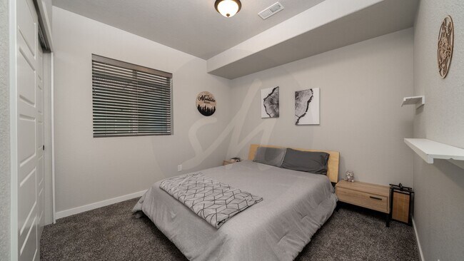 Building Photo - Four Bedroom Rancher in Greenways at Sand Creek