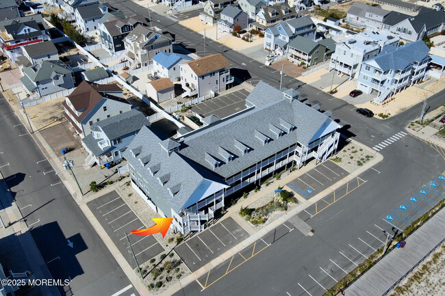 Building Photo - 1935 Oceanfront