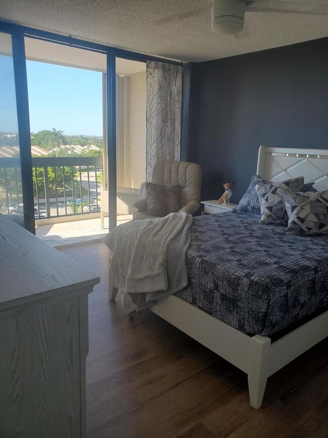 Building Photo - 2425 Presidential Way