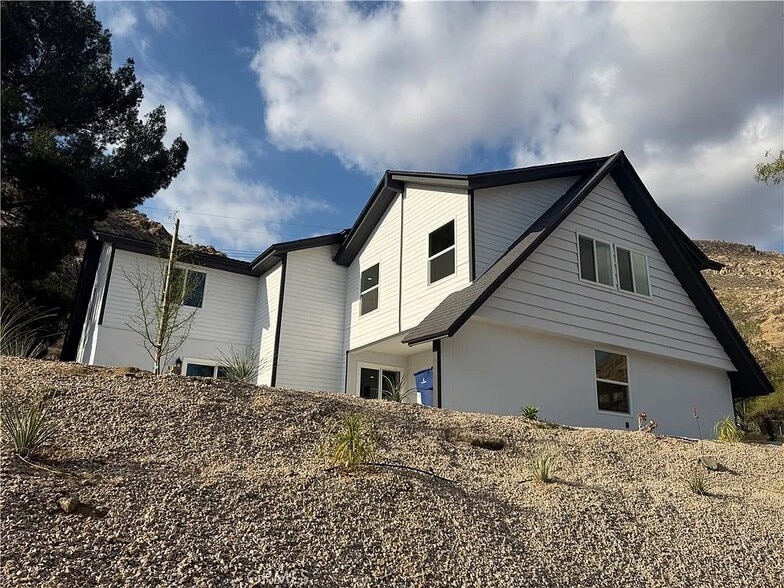 Building Photo - 755 Huston Dr