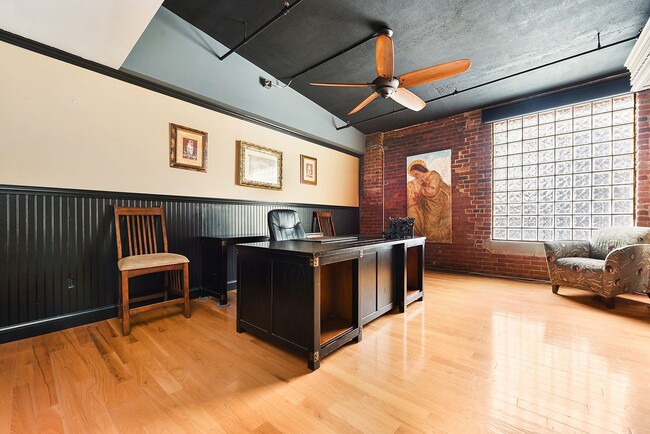 Building Photo - Spectacular, Furnished 3-Bedroom Loft