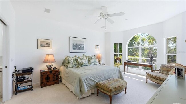 Building Photo - 8009 Hampton Ct