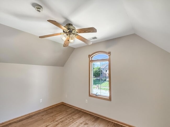 Building Photo - 443 Hilbrich Dr