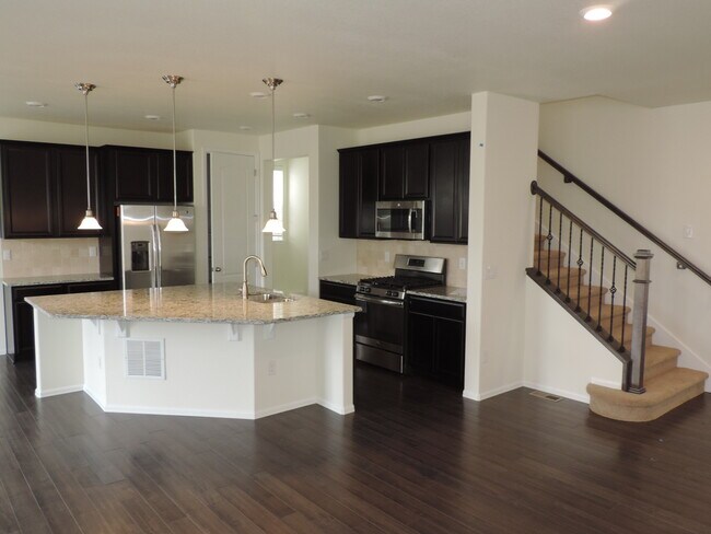 Building Photo - Sierra Ridge 4 Bedroom Home (Available Imm...