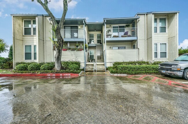 Building Photo - 4001 E NASA Pkwy
