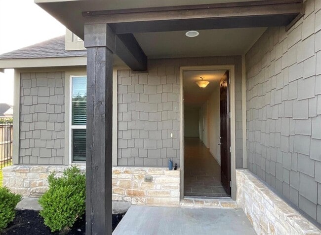 Building Photo - 136 Bonnet Blvd