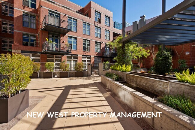 Building Photo - Expansive East Village 2-Bedroom at Parklo...