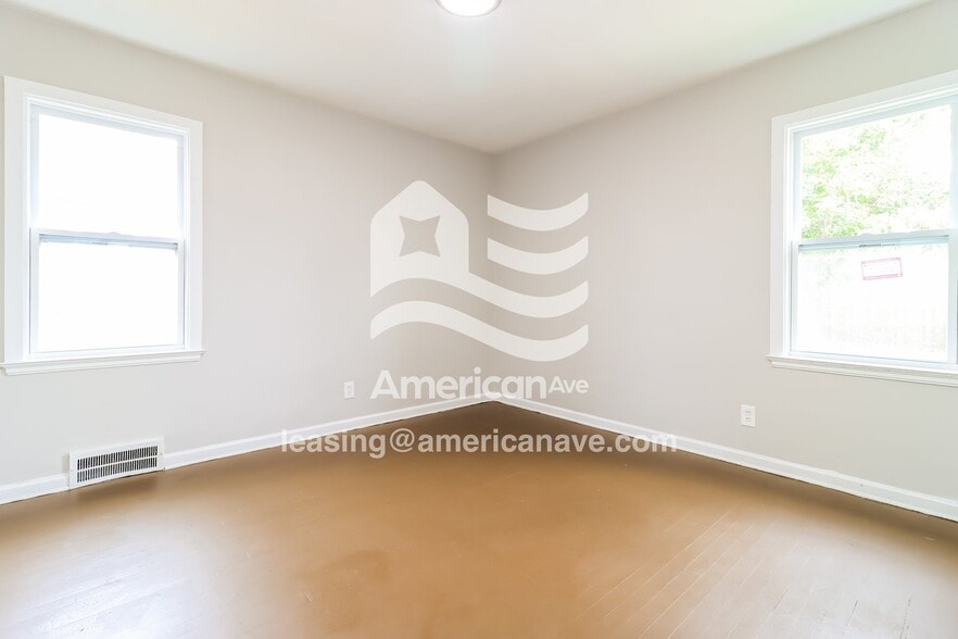 Building Photo - 20412 Lesure St
