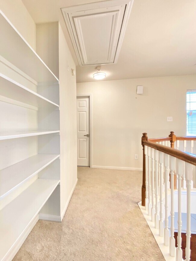 Building Photo - 54 Alderon Woods Pl