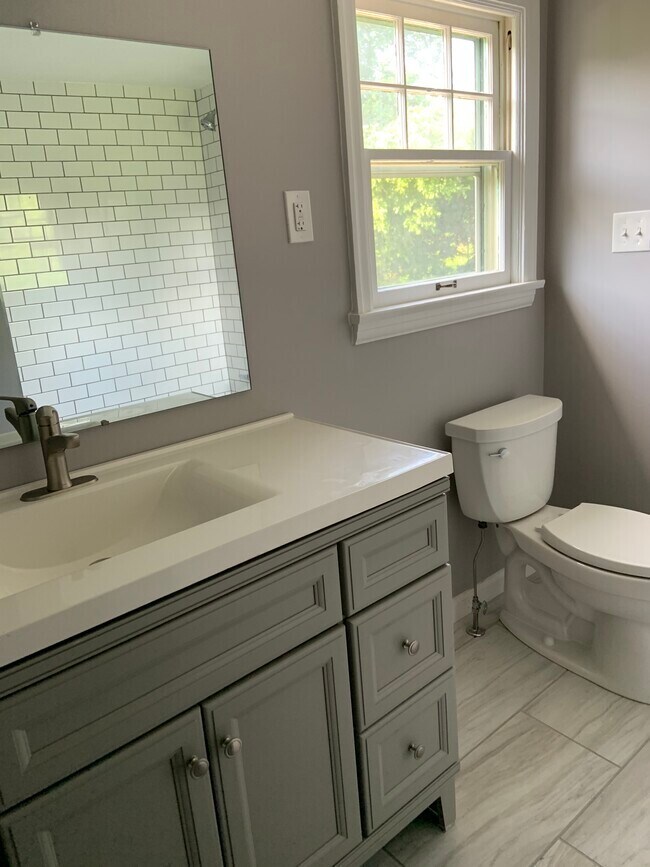 Building Photo - 2050 New Linden Rd