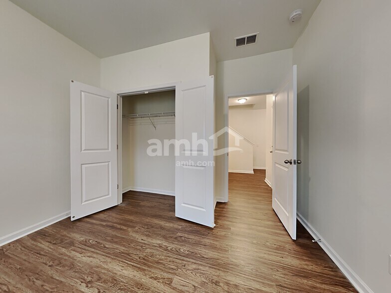 Building Photo - 152 Orion Way