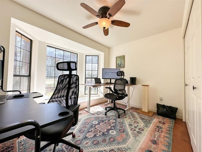 Building Photo - 251 Pine View Loop