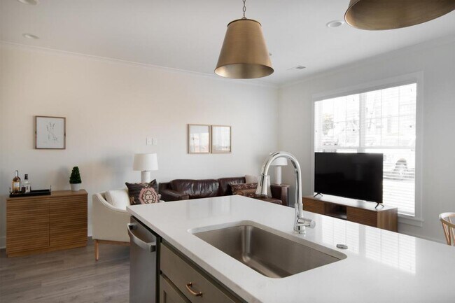 Building Photo - 7930 Greystone St