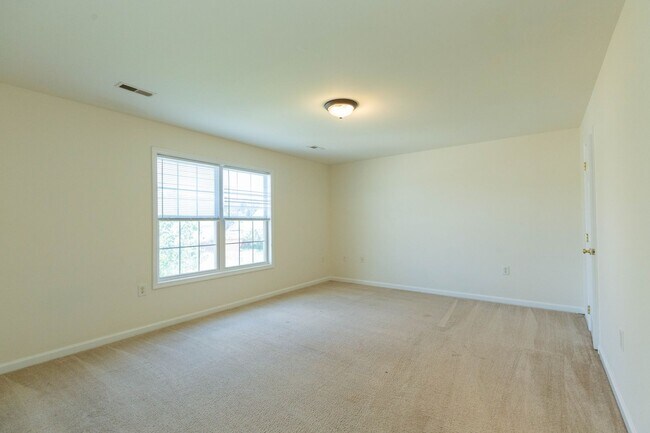 Building Photo - 59 Stork Ln