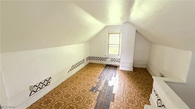Building Photo - 987 Boone St
