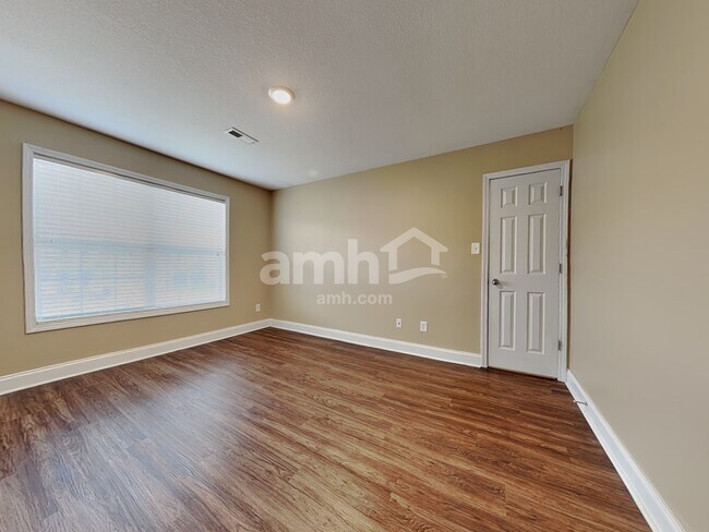 Building Photo - 5818 Rhyne Cove Ln