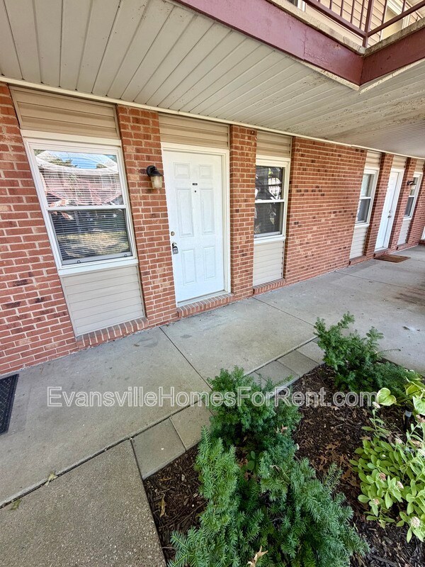 Building Photo - 430 S Bosse Ave