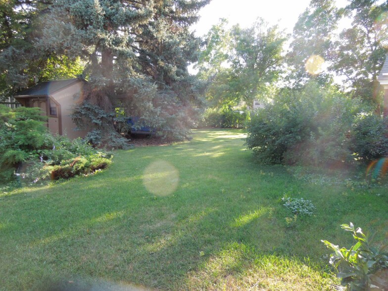 Building Photo - 1418 W Koch St