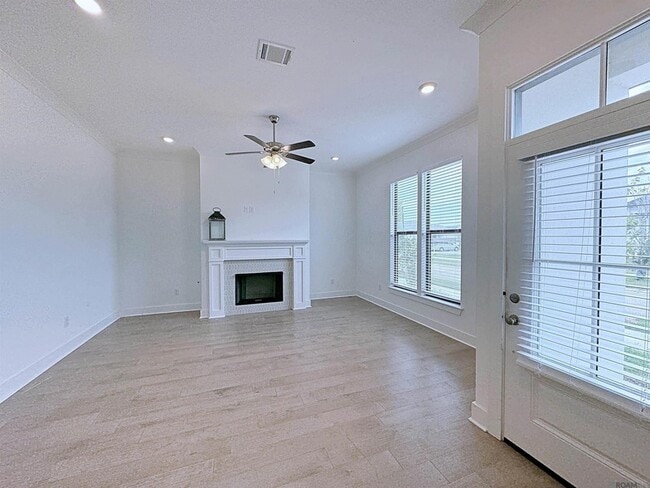 Building Photo - 10263 Alderman Dr