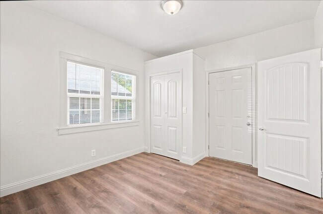 Building Photo - 3123 San Rafael Ct