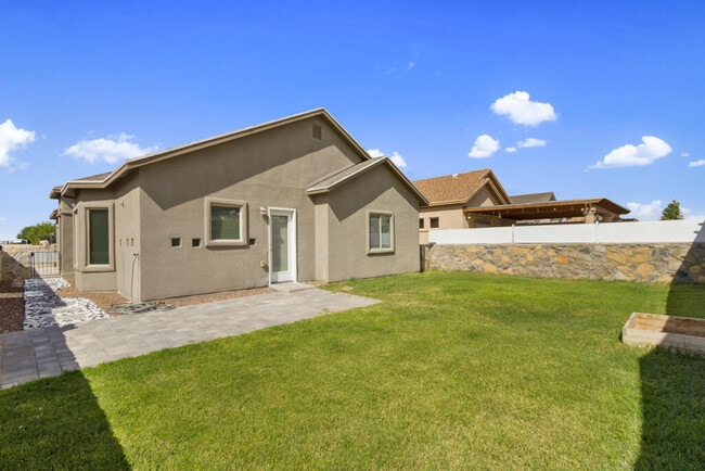 Building Photo - 14242 John Scagno