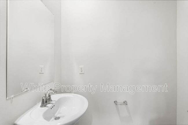 Building Photo - 2039 Morning Gold Dr