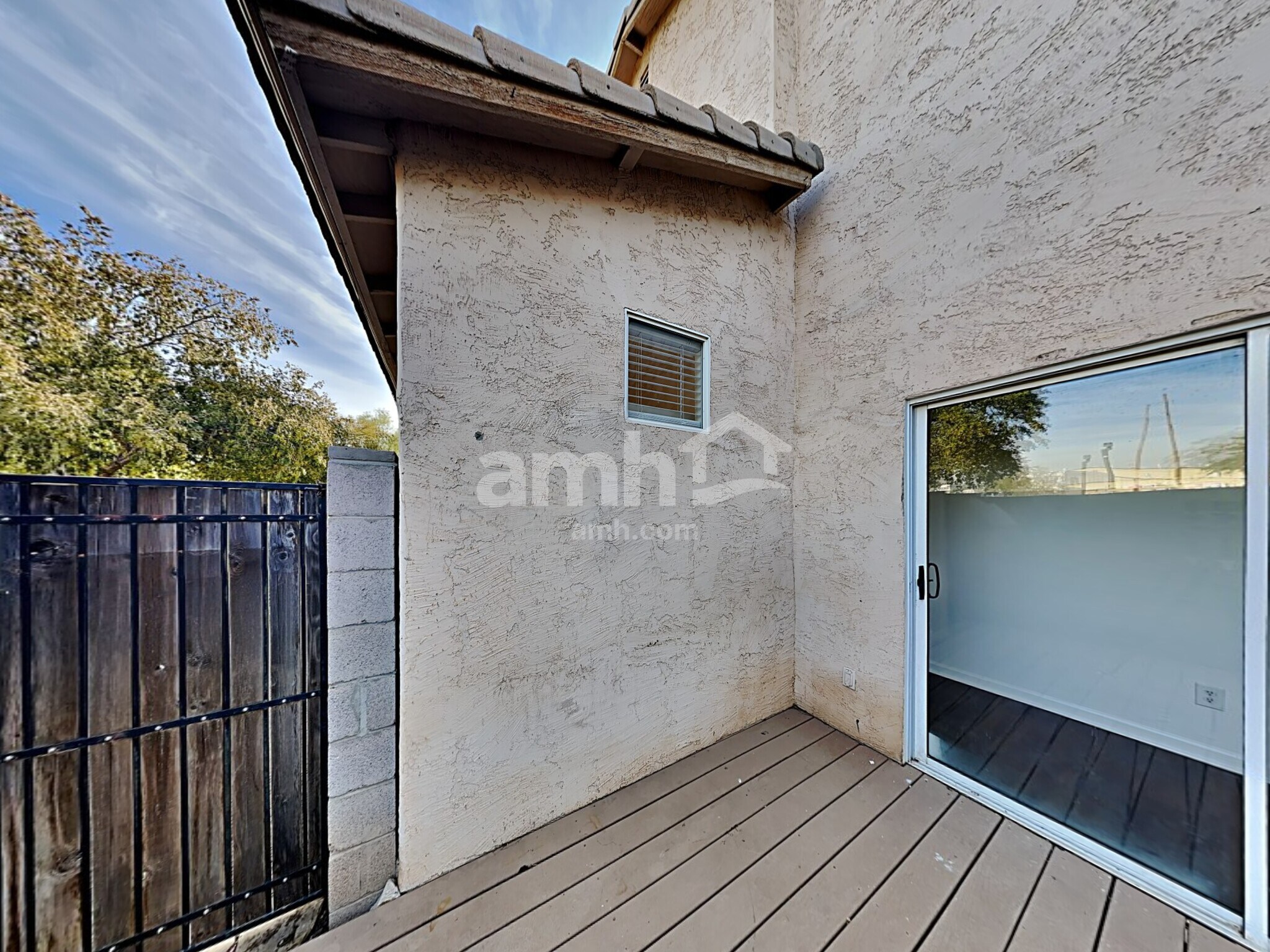 Building Photo - 5156 W Fulton St