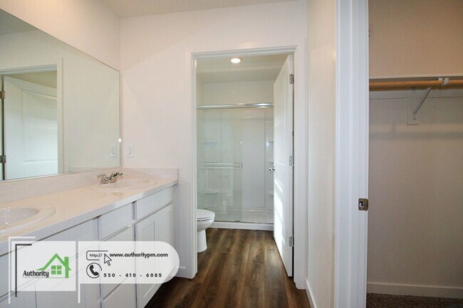 Building Photo - 847 Congaree Ln