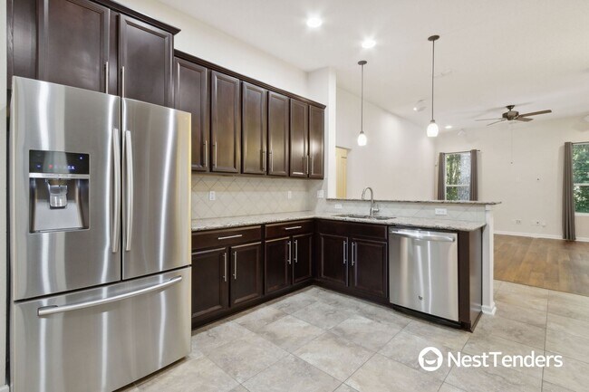Building Photo - Roses Bluff Home in Yulee!