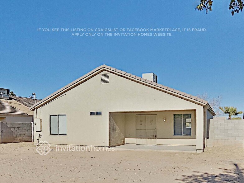 Building Photo - 2527 E Wier Ave