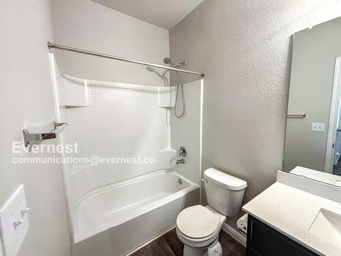 Building Photo - 218 Independence Ave