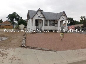 Building Photo - $400 Off 1st Month! Affordable Studio Apartment – $800