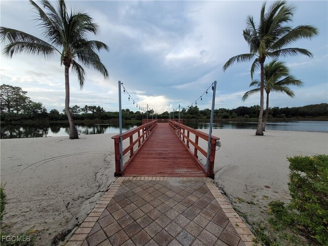 Building Photo - 10637 Pelican Preserve Blvd