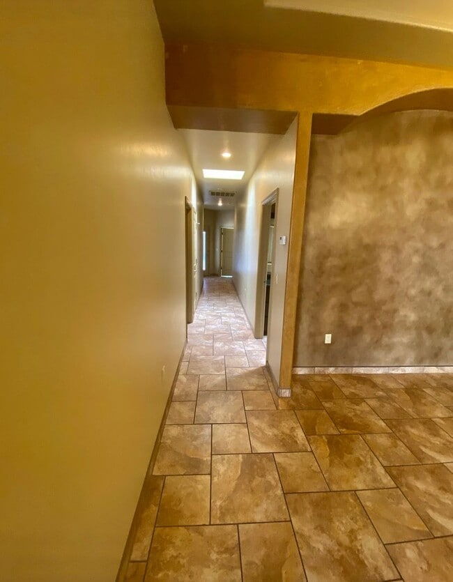 Building Photo - 4226 Tres Ninos Dr