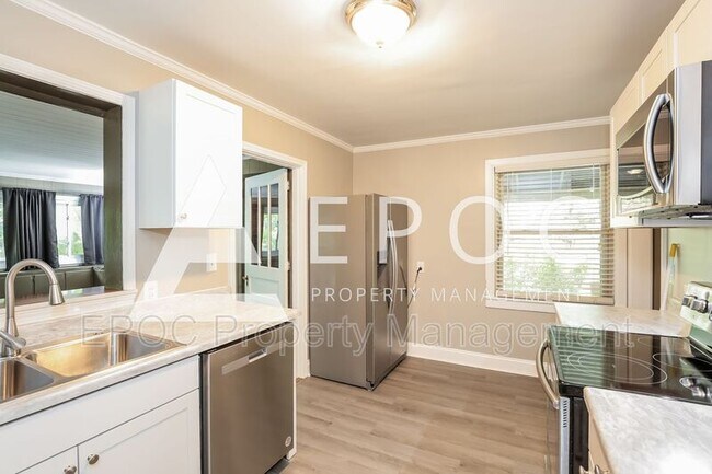 Building Photo - 903 Courtland Ave