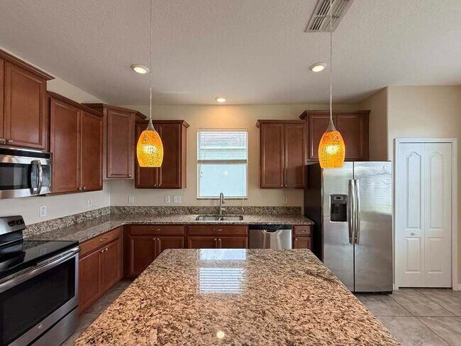 Building Photo - 930 Meadow Glade Dr