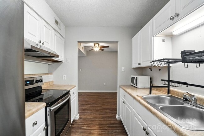 Building Photo - 5020 Sardis Rd