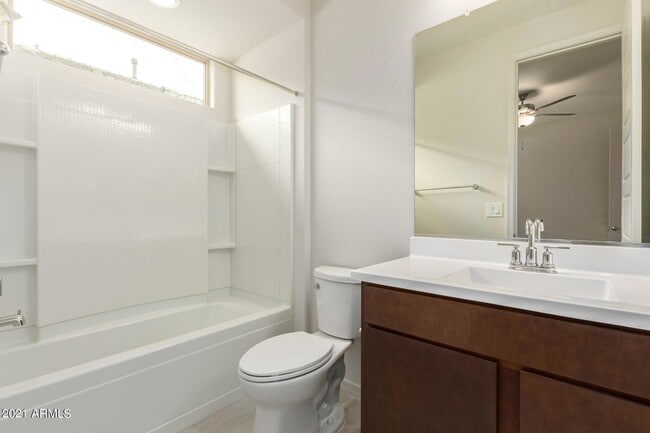 Building Photo - 8757 W Rancho Dr