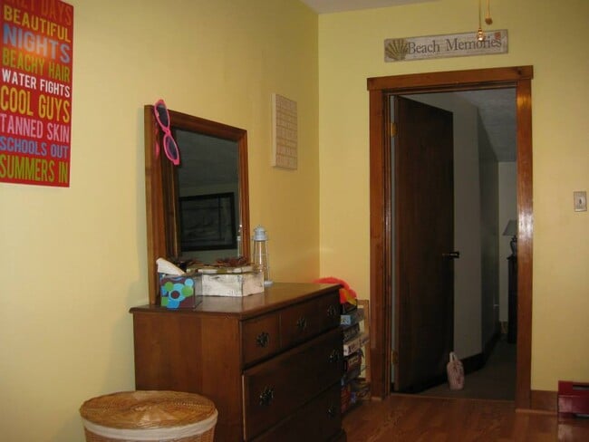 bedroom 3 furniture - 11 Hoffman St