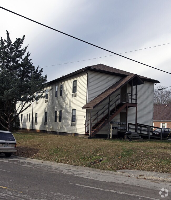 Building Photo - 120 Tyrone Rd