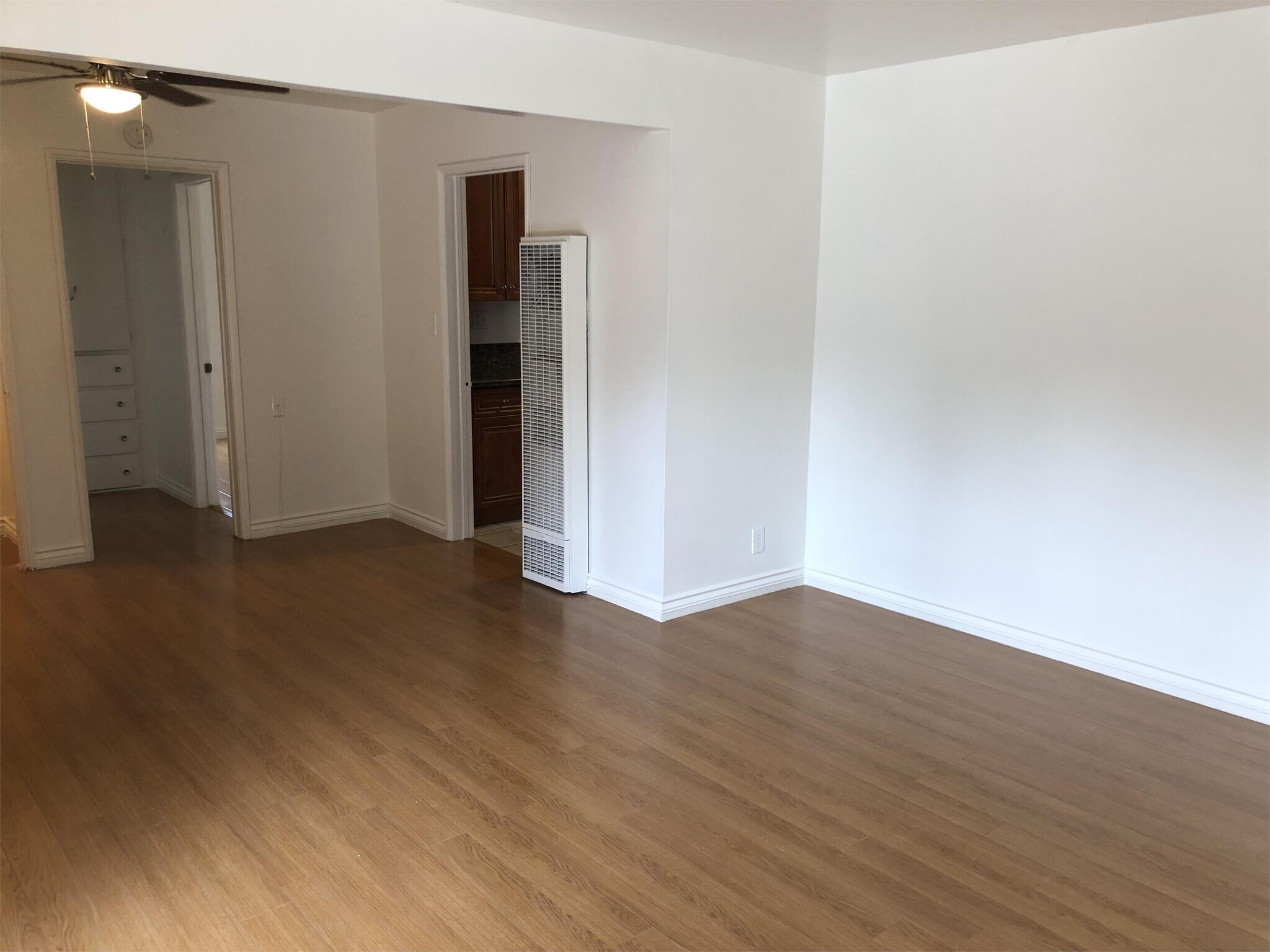 Building Photo - 410 S Sierra Madre Blvd